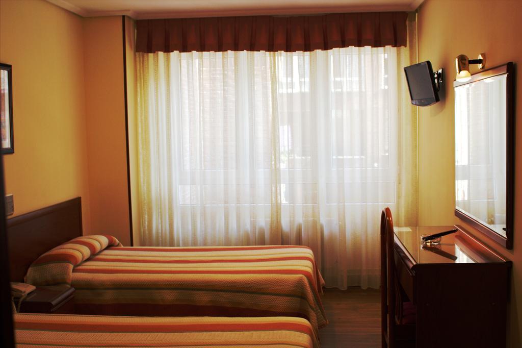 Hotel San Glorio Santander Kamer foto